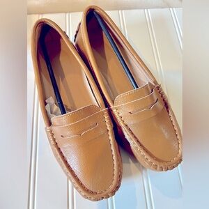 Heydonic tan loafers - new: size 7